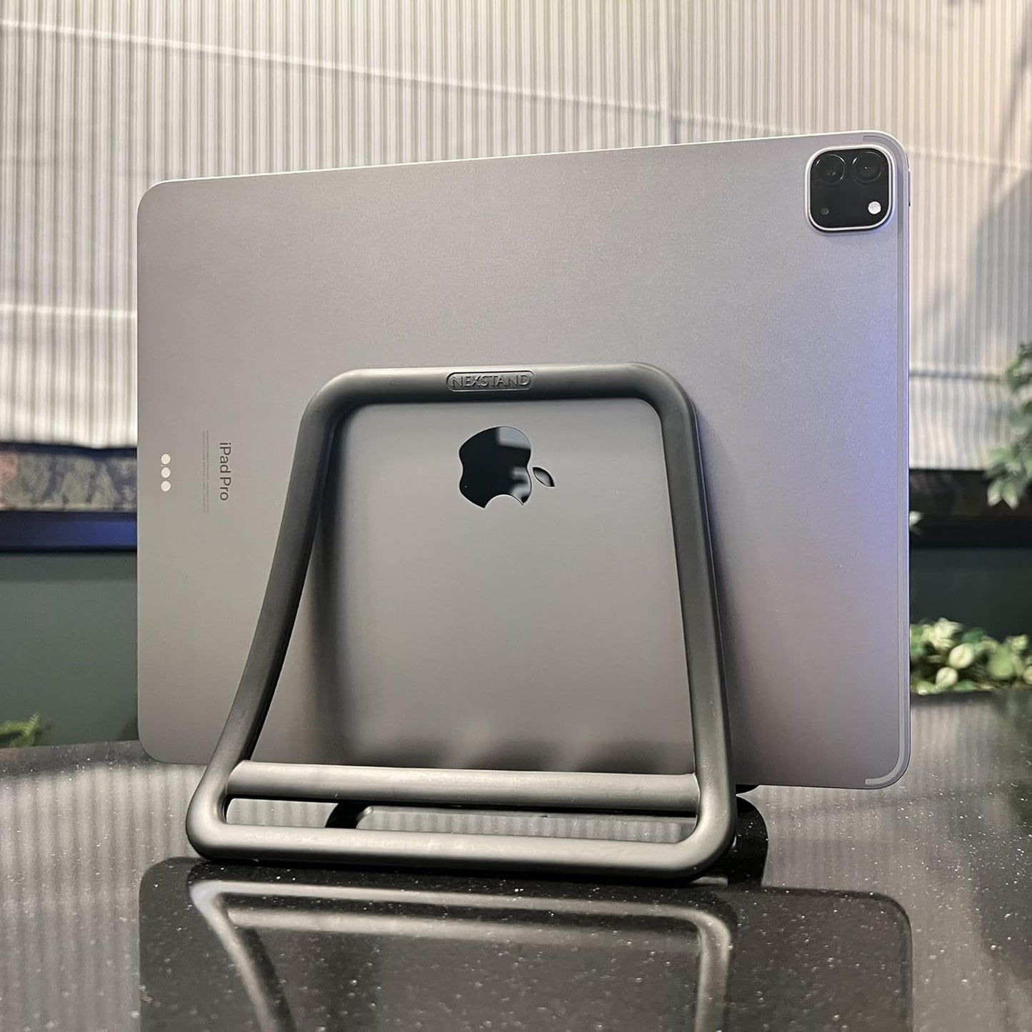 NEXSTAND K11 Laptop vertical Stand